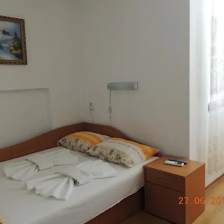 Holiday House بيت ضيافة *
