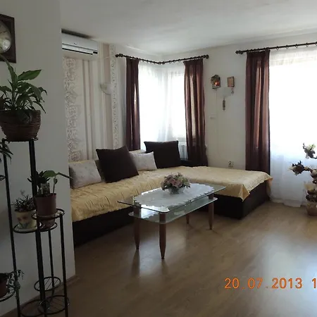 Holiday House بيت ضيافة *