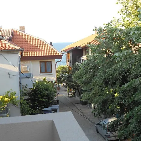 Holiday House بيت ضيافة *